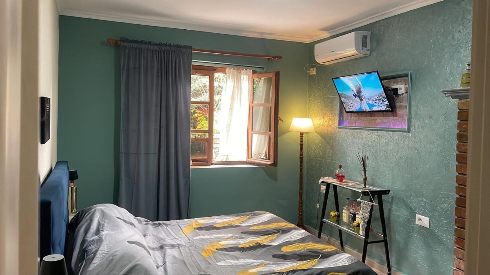Central Cozy Apartment Old Train Station 티라나 외부 사진